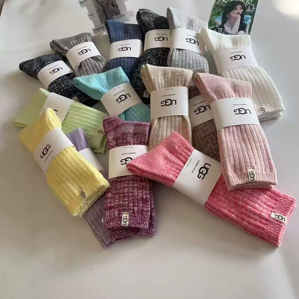 25pack China UGG Sock 15 colors you can choose.