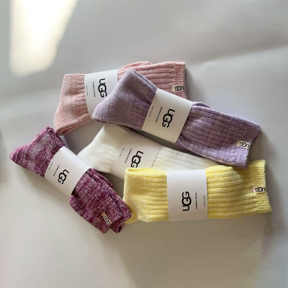 25pack China UGG Sock 15 colors you can choose.