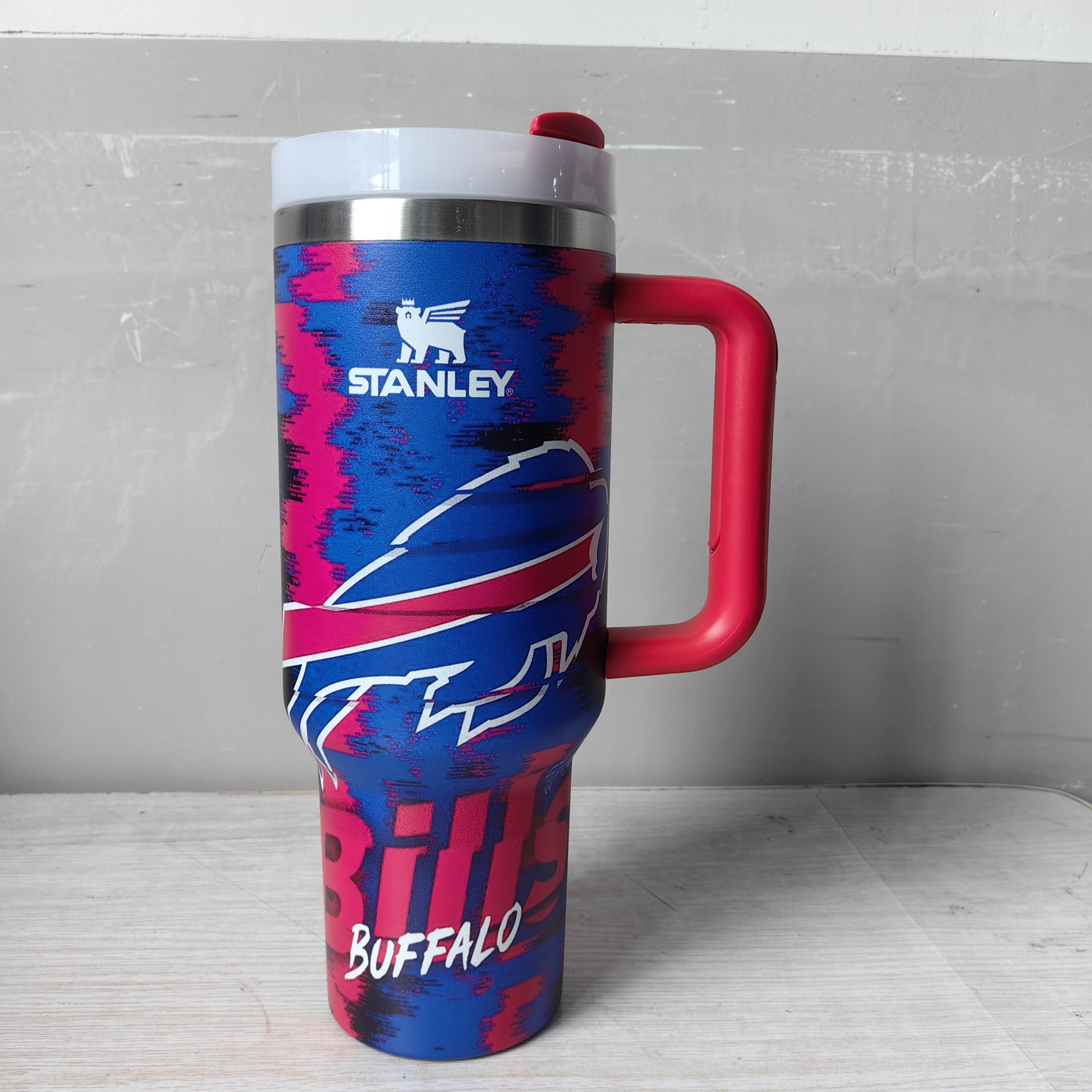 STANLEY NFL Team Logo Quencher H2.0 Tumbler with Handle and Straw 40 oz Holder Compatible for Travel Insulated Stainless Steel Cup BPA-Free