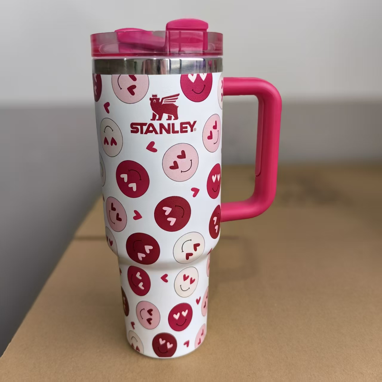 10 20pack China 2026 40oz Mug with log Valentine's Day gift. Free shipping