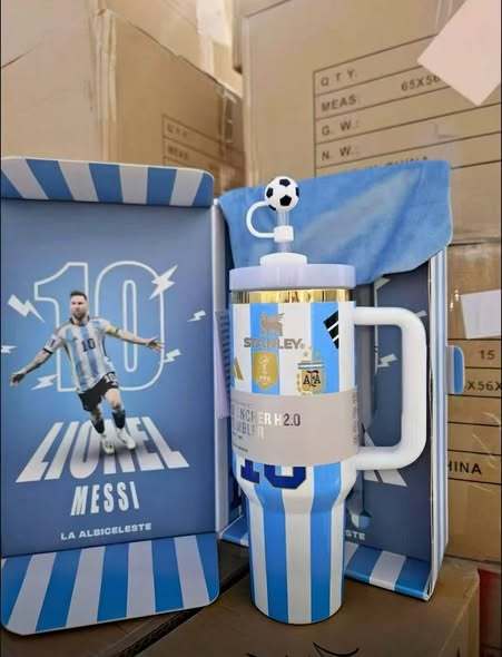 2026 New style 40oz World Cup Tumblers with logo and Gifty box