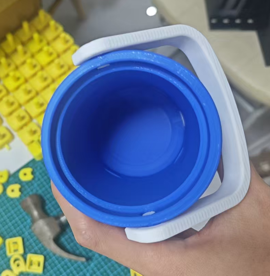 12 Oz Can Holder  with Handle, 3D Printed Reusable Beverage Grip for Beer, Suitable for A Variety of 12 Oz Canned Beverages and Beer