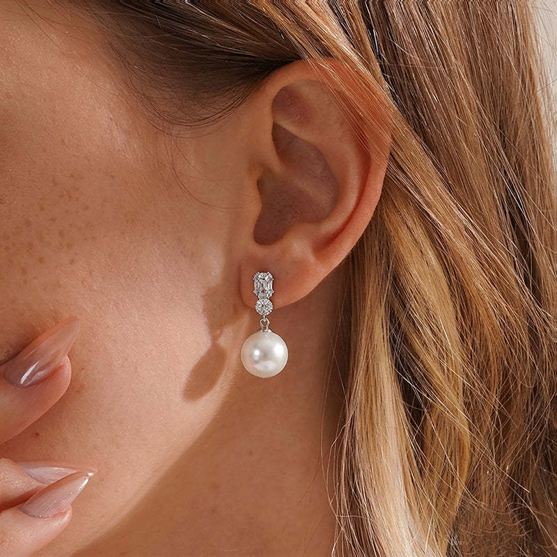 Elegant Pearl Drop Earrings with Sparkling Accents: Perfect Bridal or Formal Accessory!