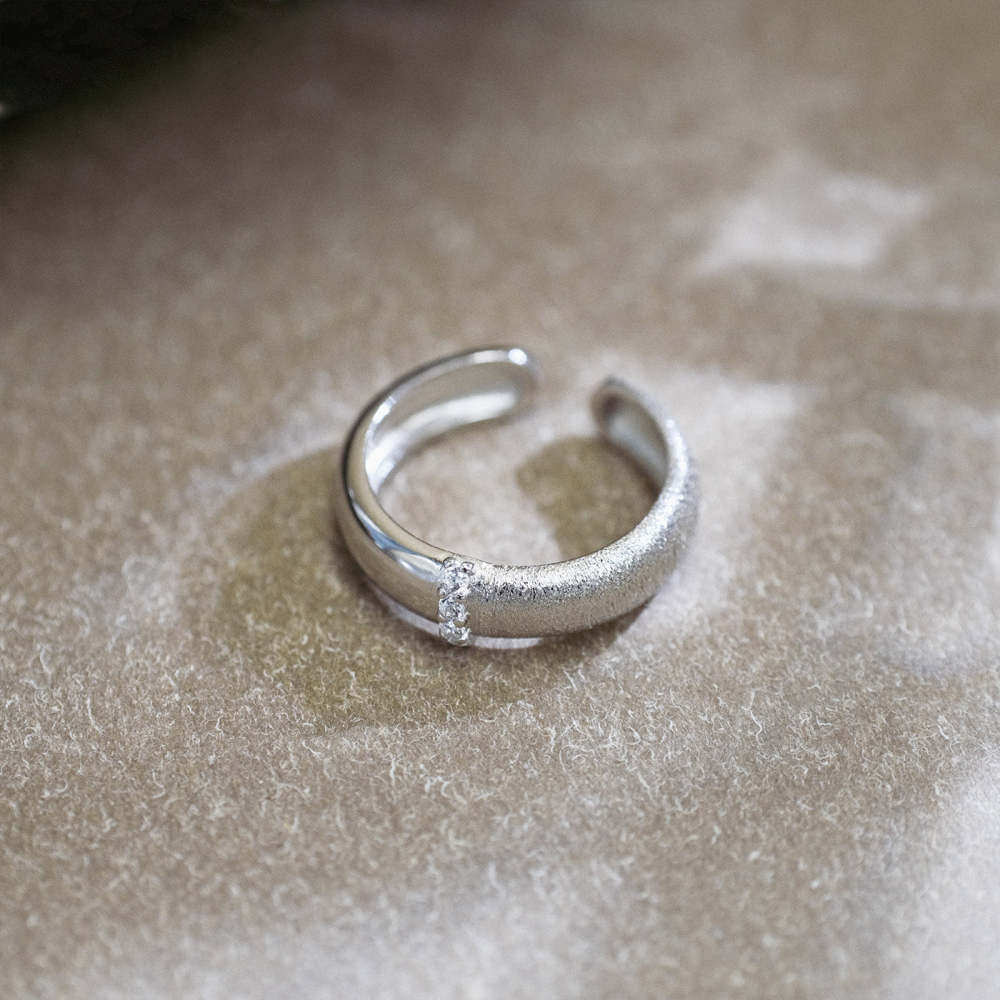 Silver Band Ring with Sparkle