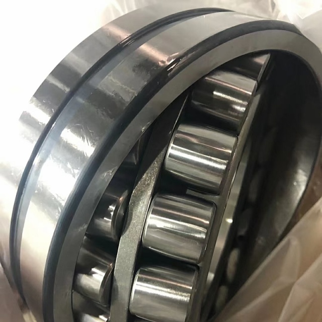 22222E Self-aligning roller bearing