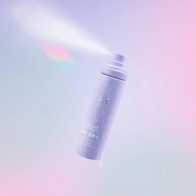 OEM Lightweight Broad Spectrum SPF50 Waterproof Mineral Vegan Organic Watermelon Sunscreen Spray  for Outdoor Activities