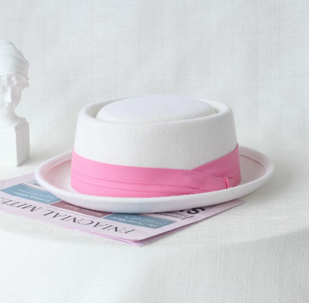Strapped flat top woolen hat, autumn and winter British retro fashion versatile top hat