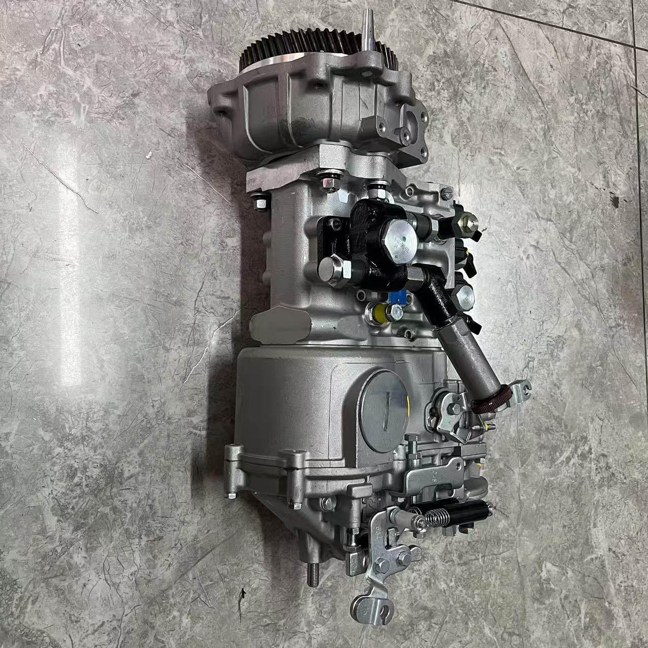 Original Engine Parts  Fuel Injection Pump 4D34T8 4D34T 4D34 Engine High Pressure Fuel Injector Pump 9700360403 ME226698