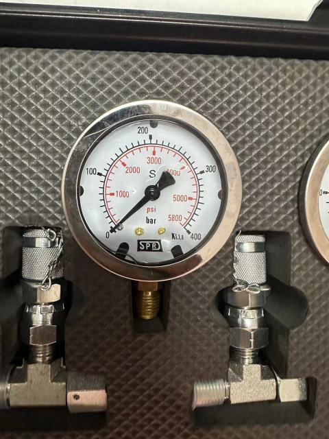 Hydraulic Pressure Gauge 3 test Hose 3 Pressure Gauge 9 test Joint 2 Tee  Joint Hydraulic test Kit
