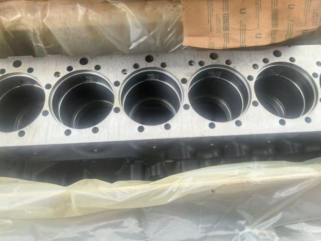 ORIGINAL D13A D13D D13F D13H Cylinder Block Diesel Engine Parts for  D13F Engine Cylinder Block