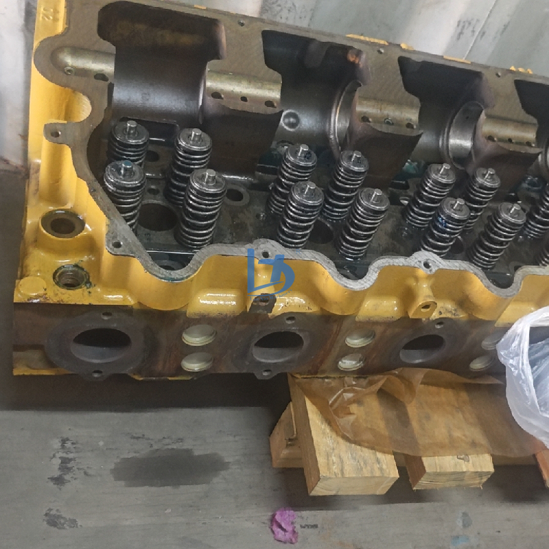 Excavator Engine Parts C32 C27 C18 3512 C7.1 C15 Cylinder Head Assembly C15 Cylinder Head for CAT