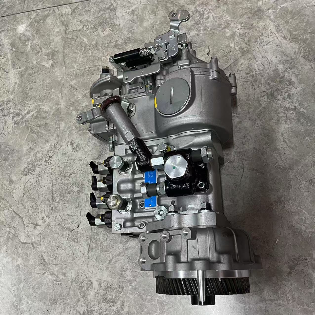 Original Engine Parts  Fuel Injection Pump 4D34T8 4D34T 4D34 Engine High Pressure Fuel Injector Pump 9700360403 ME226698