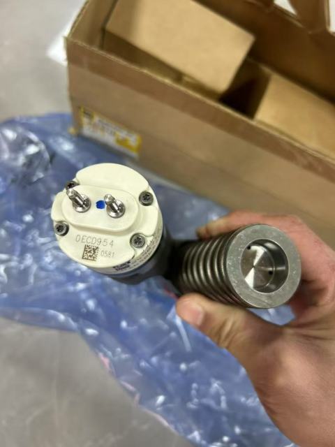 Construction Machinery Parts C13 Engine Fuel Injector 2490713 249-0713 for Caterpillar C13 Injector