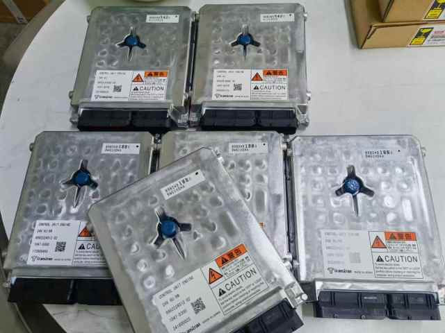 4HK1 4JJ1 6HK1 4JG1 ECU Engine Control Unit 8981530572 8982103620  8982224512 8982277920 Excavator Engine ECU for ISUZU
