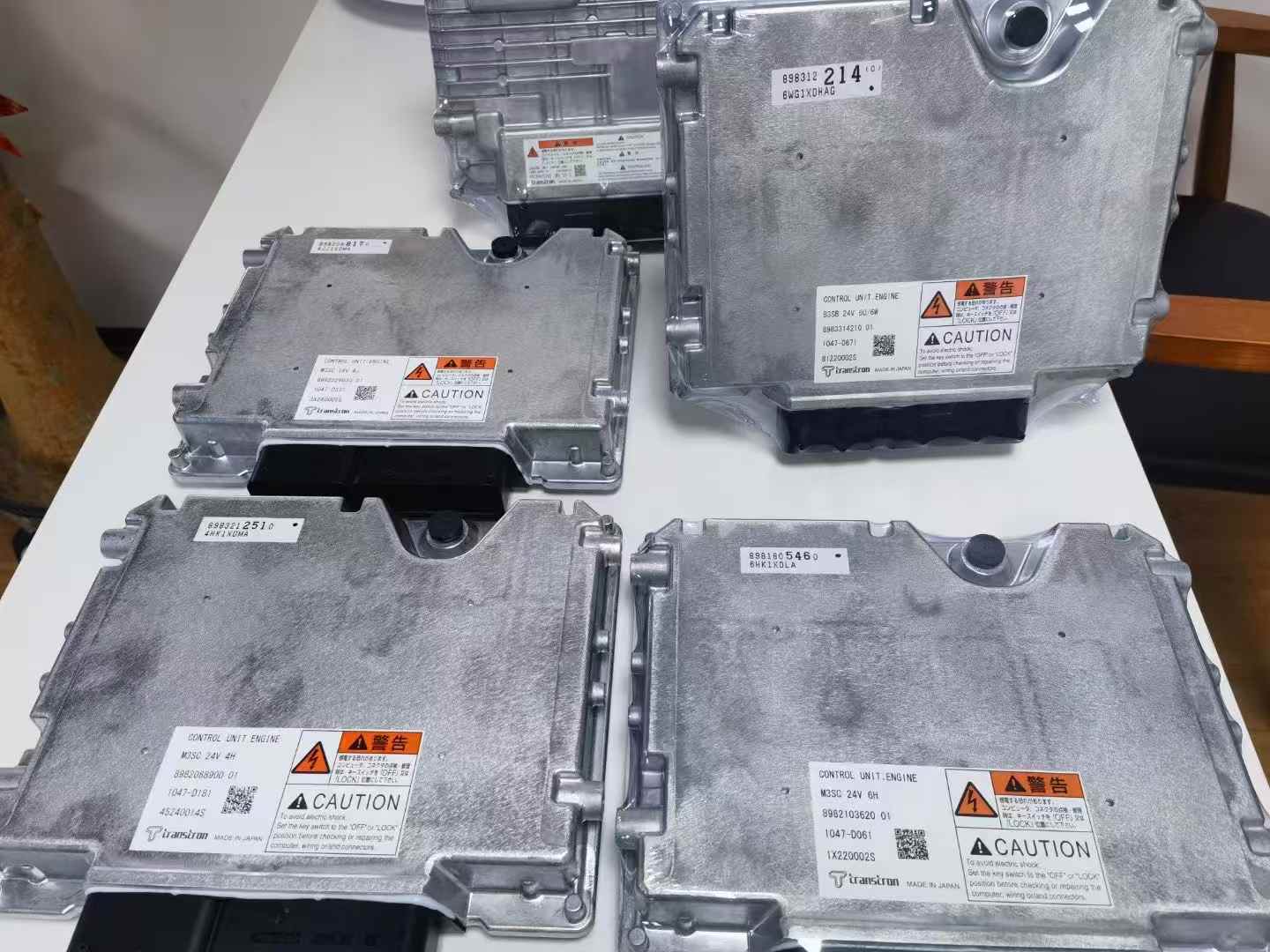 4HK1 4JJ1 6HK1 4JG1 ECU Engine Control Unit 8981530572 8982103620  8982224512 8982277920 Excavator Engine ECU for ISUZU