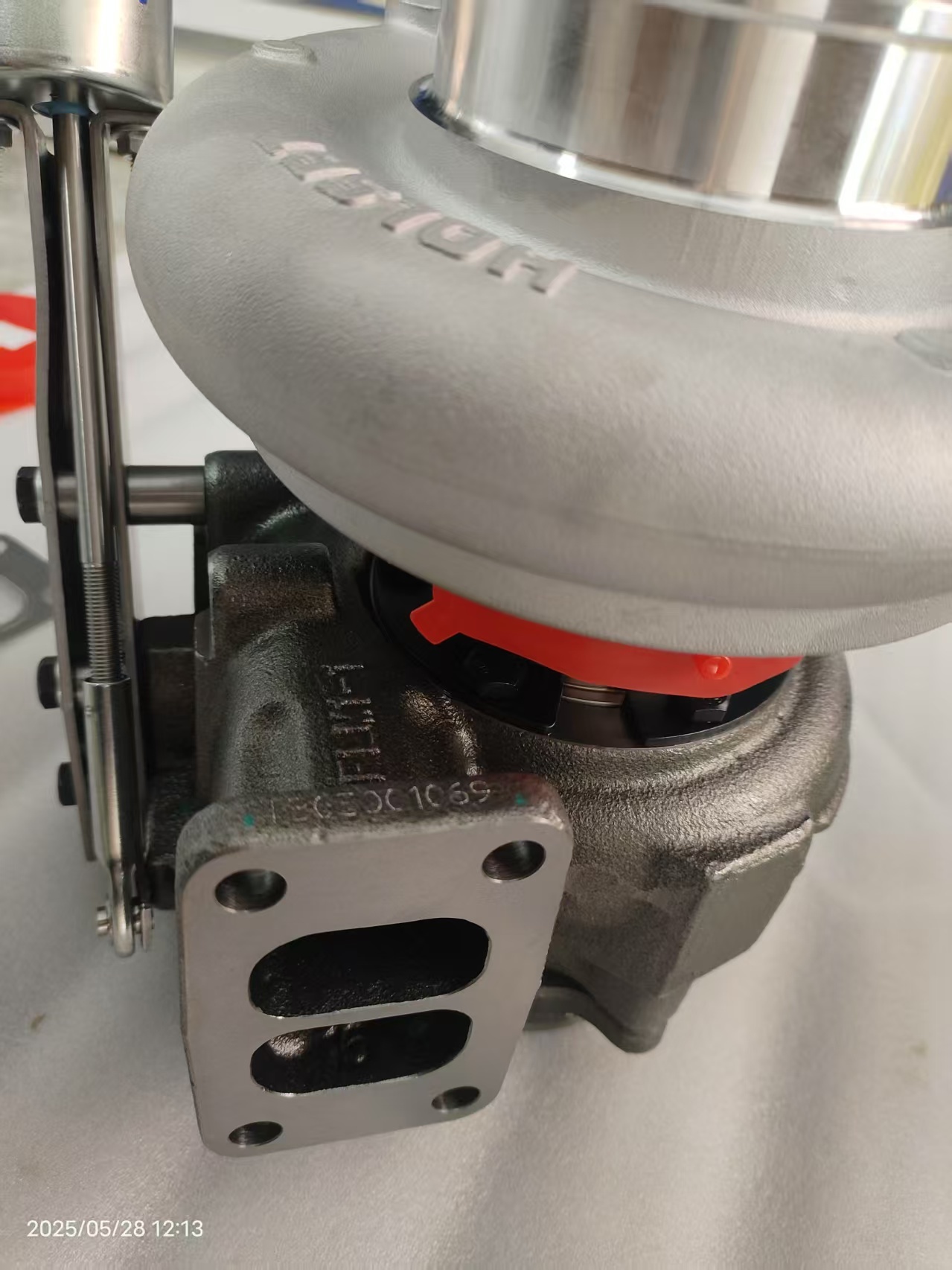 Excavator Engine Parts Truck Machinery HX40W Turbocharger 3785224 4051033 3794848 Turbo Charger for Cummins ISL8.9 QSL9 Holset
