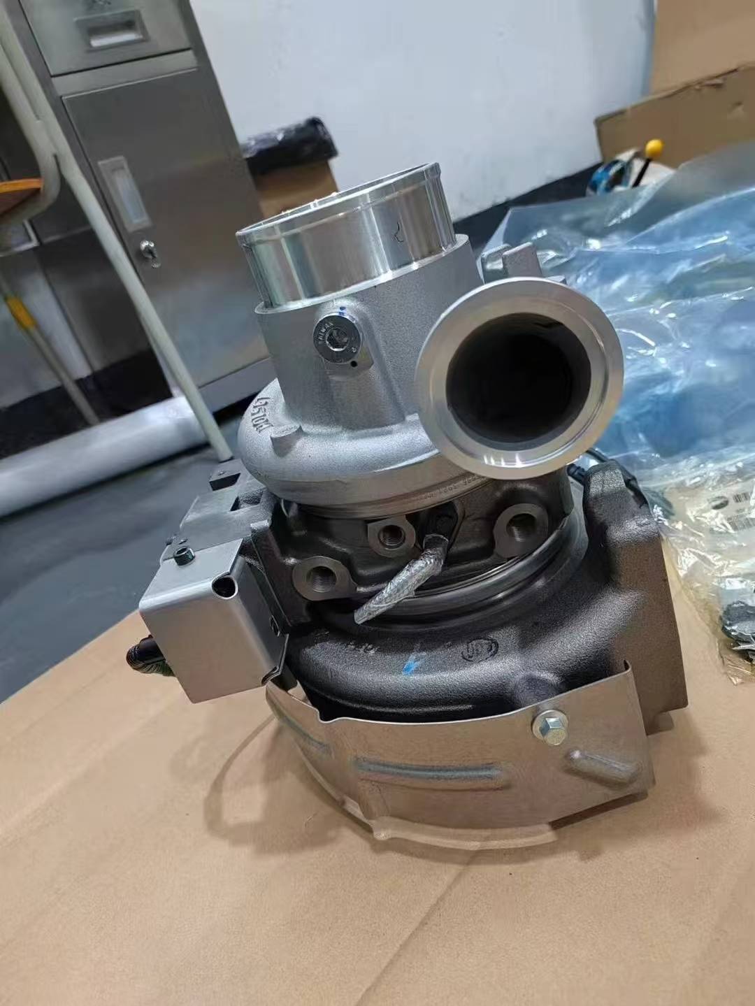 Original Holset Turbocharger Excavator PC200-10 Turbocharger 17-5552076 3793725H HE300VG for Komatsu PC200  Engines Parts