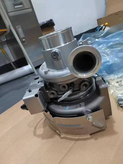 Original Holset Turbocharger Excavator PC200-10 Turbocharger 17-5552076 3793725H HE300VG for Komatsu PC200  Engines Parts