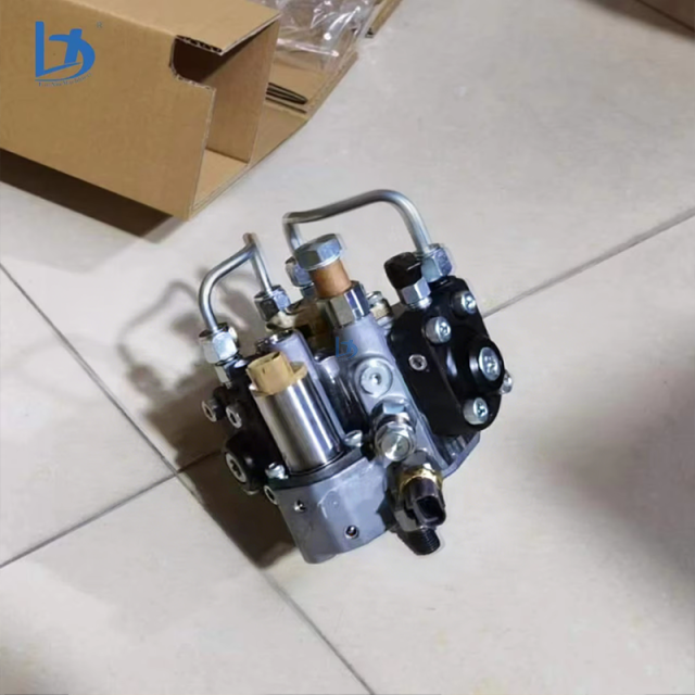 High Quality Isuzu Engine Fuel Injection Pump 294050-0105 8-98091565-3 8980915653 Suitable for JCB Excavator