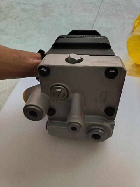 QSK23 Fuel Injection Pump Diesel Engine Parts Fuel Pump 4903531 4307242 2897672 4087997 4076753 4010566