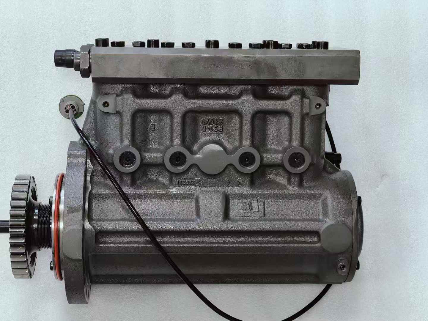 Excavator Genuine New MTU4000 Fuel Injection Pump X52607300017 MTU Diesel Pump X52607300017 Injector Pump