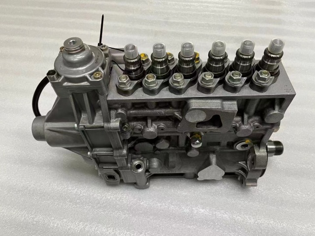 QST30 Original Fuel Injection Pump 0402796212 2881835 3093635 0402796213 3093636 2881834 3093638 0402996315 3093637 0402996316