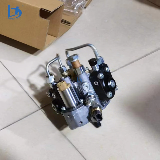 High Quality Isuzu Engine Fuel Injection Pump 294050-0105 8-98091565-3 8980915653 Suitable for JCB Excavator