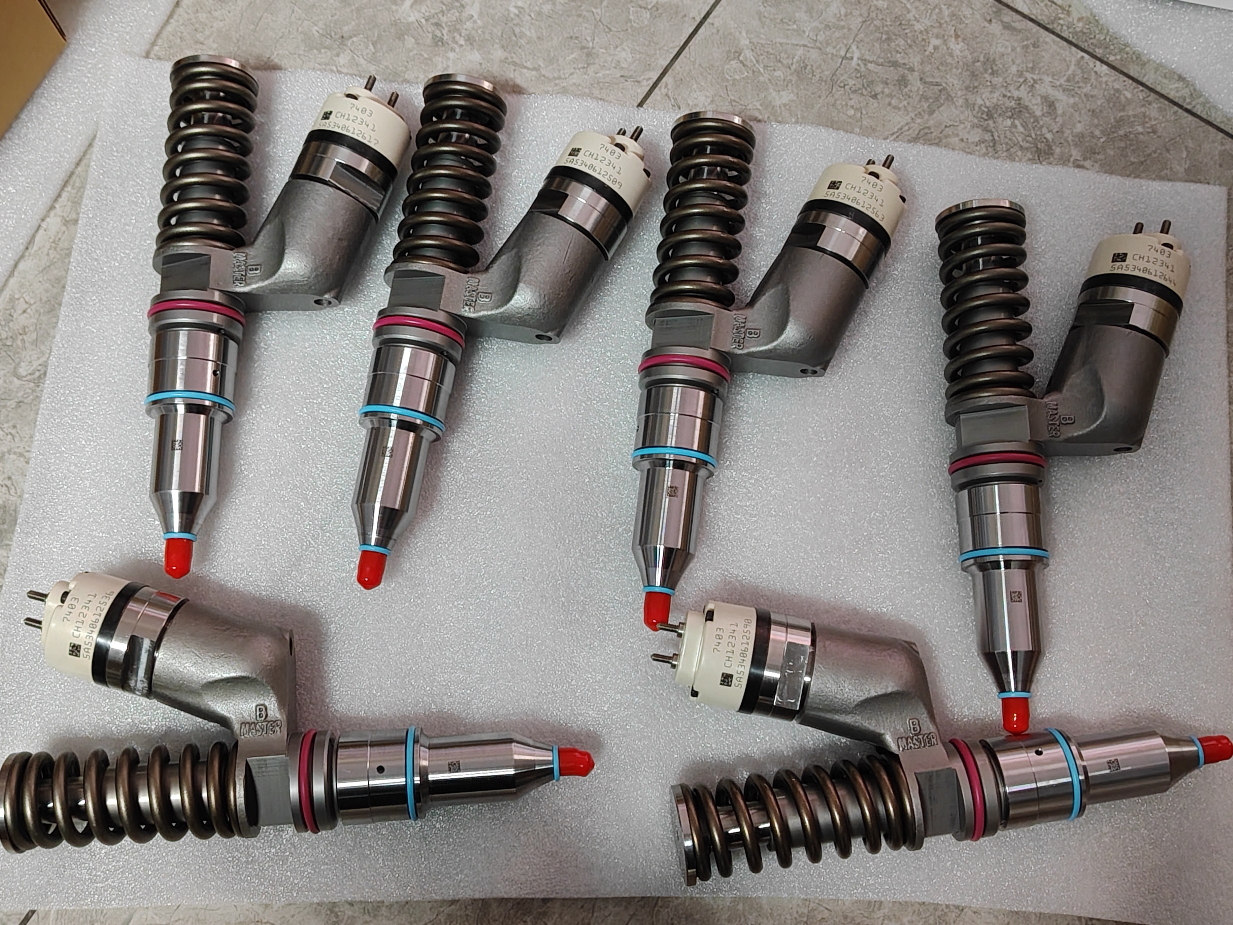 Diesel Fuel Common Rail Injector CH12071 CH12072 CH12082 CH12083 CH12341 Fuel Injector for CH12341 Engine Injector for CAT