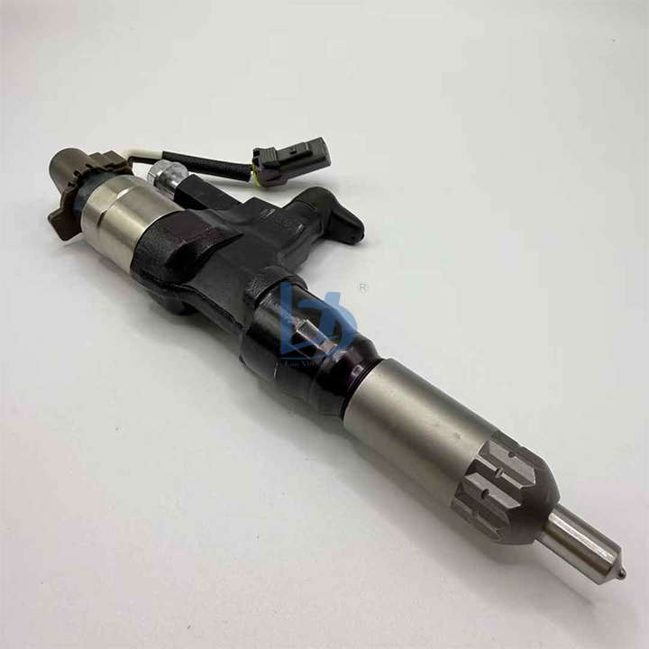 Excavator J05 J08 Common Rail Injector for Kobelco SK200-8 SK260-8 SK350-8 Engine Nozzle Injector J08