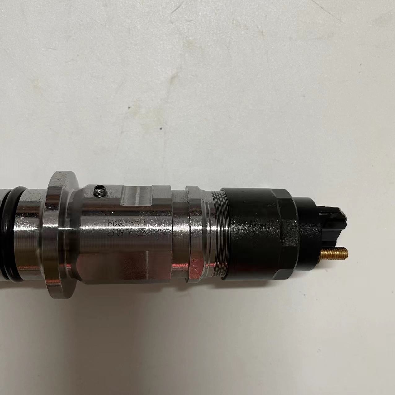 Diesel Engine Excavator Accessories Common Rail Injector PC210-10 6D107 Injector 5254261 0445120177 Suitable for Komatsu
