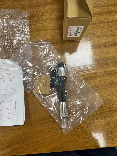 LANXIN  Excavator Spare Parts SK200-8 SK210-8 SK250-8 Fuel Injector 295050-0920 23670-E0540 J08E Injector J05E Engine Injector