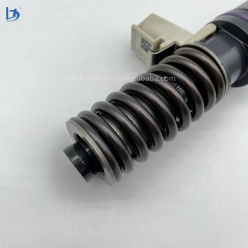 Excavator Fuel Injector 85144518 85143382 85020858 85020426 85020857 85020845 Diesel Common Rail Fuel Injector for  Engine Parts