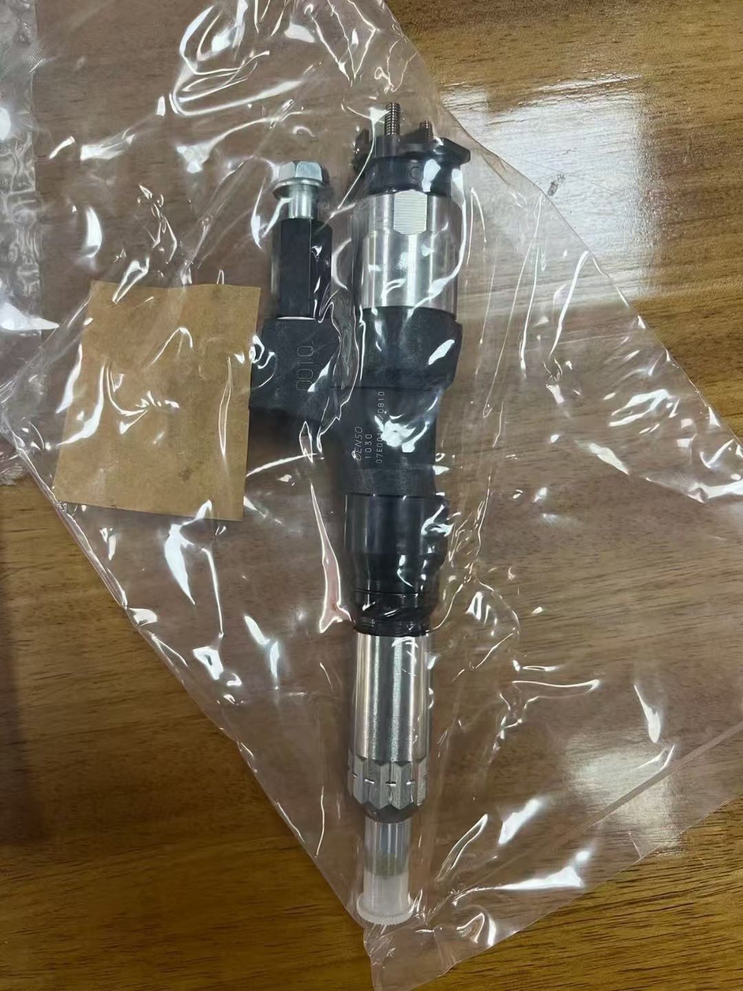 LANXIN  Excavator Spare Parts SK200-8 SK210-8 SK250-8 Fuel Injector 295050-0920 23670-E0540 J08E Injector J05E Engine Injector