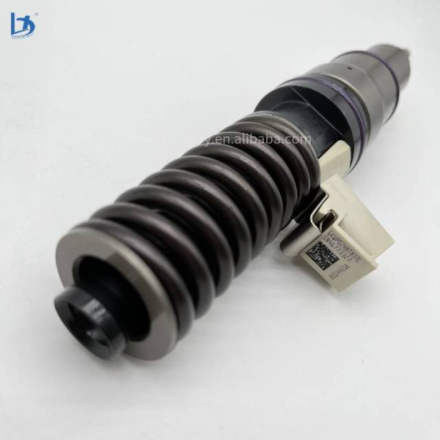 Excavator Fuel Injector 85144518 85143382 85020858 85020426 85020857 85020845 Diesel Common Rail Fuel Injector for  Engine Parts