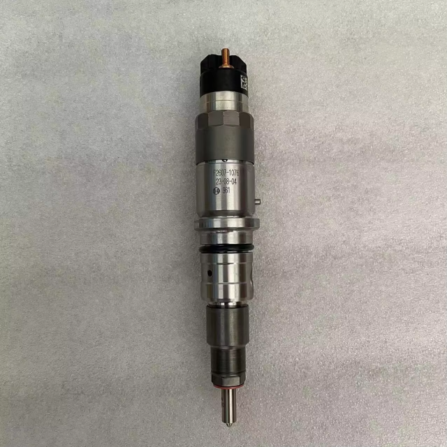 Excavator Engine Common Rail diesel Injector PC200-8 PC210-8 6D107 Injector Is Suitable for Komatsu