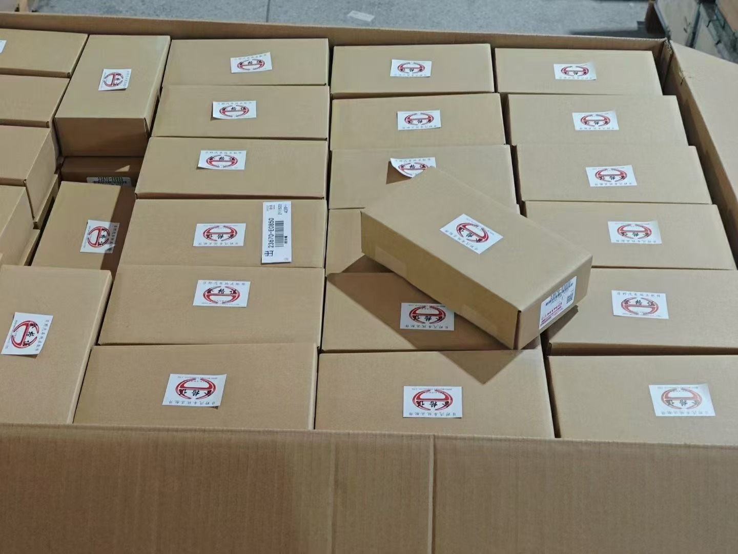 LANXIN  Excavator Spare Parts SK200-8 SK210-8 SK250-8 Fuel Injector 295050-0920 23670-E0540 J08E Injector J05E Engine Injector