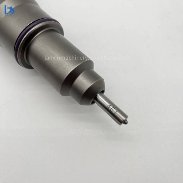 Excavator Fuel Injector 85144518 85143382 85020858 85020426 85020857 85020845 Diesel Common Rail Fuel Injector for  Engine Parts
