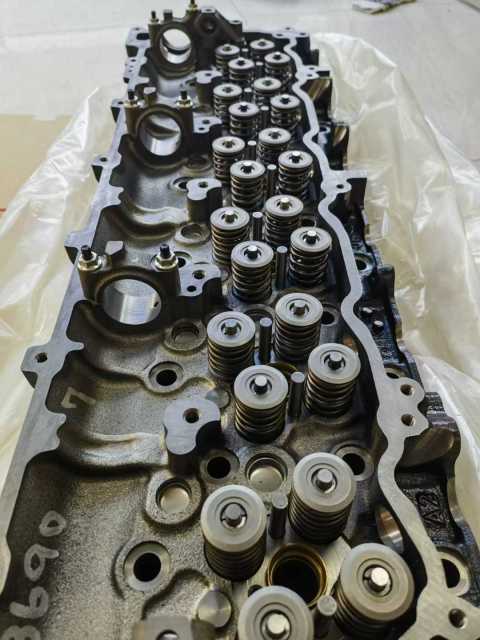 6HK1 Cylinder Head Excavator Machinery Engine Cylinder Head Assembly 6HK1 for Isuzu 4HK1 4JJ1 4JG1 4JB1 4LE2 4BG1 6HK1 6BG1