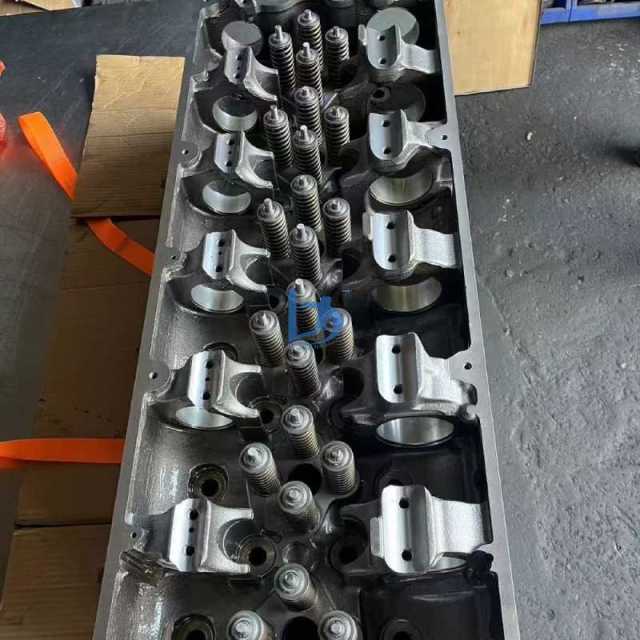 Excavator Parts QSL8.9 QSL9 6C8.3 6B5.9 QSB6.7 4BT3.9 QSZ13 6BTA5.9 X15 ISX15 QSX15  Engine Cylinder Head for Cummins X15 Engine