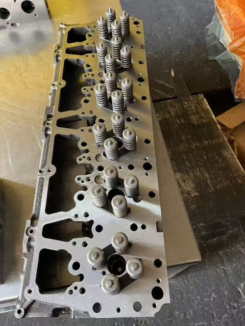 High Quality Diesel Engine C12 C13 C15 Cylinder Head 179-9461 1799461 1482133 1482135 Cylinder Head Assembly C12