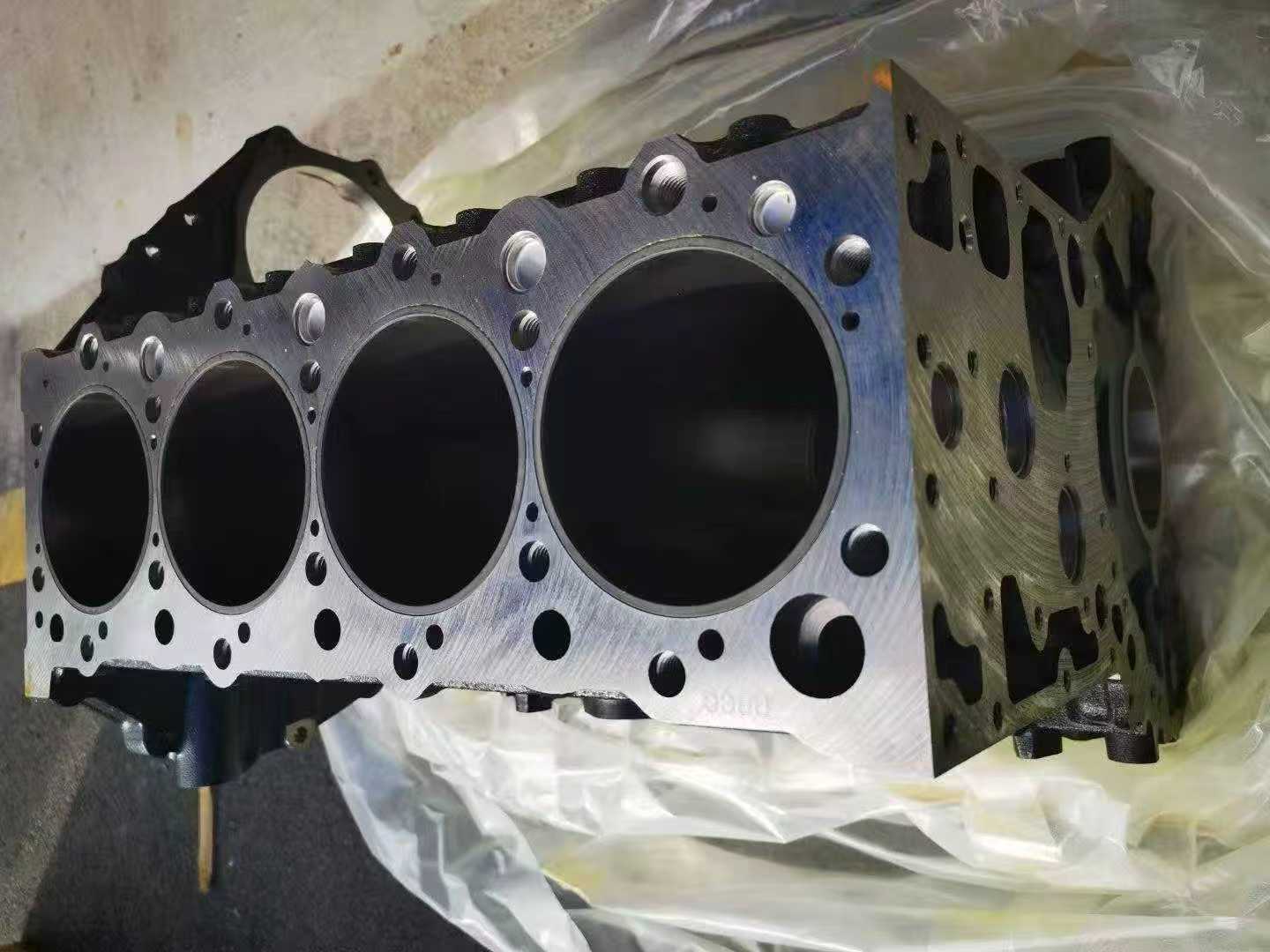 Original New Excavator Parts 4HK1 Engine Cylinder Block 4HK1 Block 4HK1 Cylinder Block 8-98005443-1 for Hitachi ZX210-3