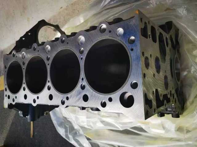 Original New Excavator Parts 4HK1 Engine Cylinder Block 4HK1 Block 4HK1 Cylinder Block 8-98005443-1 for Hitachi ZX210-3