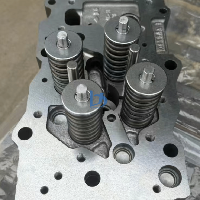 PC1250-8 Excavator 4096556 4096555 6240-11-1102 6245-11-1100 Cylinder Head Assembly SAA6D170E-5 Engine Cylinder Body Total