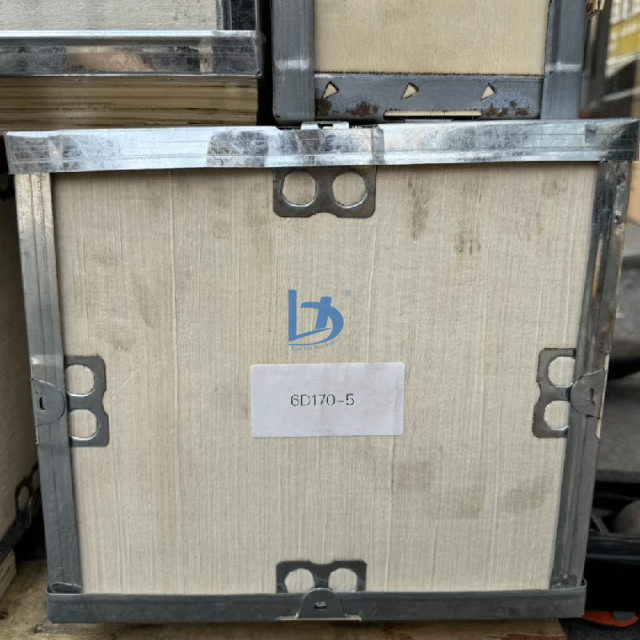 PC1250-8 Excavator 4096556 4096555 6240-11-1102 6245-11-1100 Cylinder Head Assembly SAA6D170E-5 Engine Cylinder Body Total