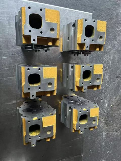 Excavator Part Diesel Engine SAA6D140E-5 6D140 Cylinder Head 6261-11-1100 6261111100 Cylinder Head Assy Machinery Engine Parts