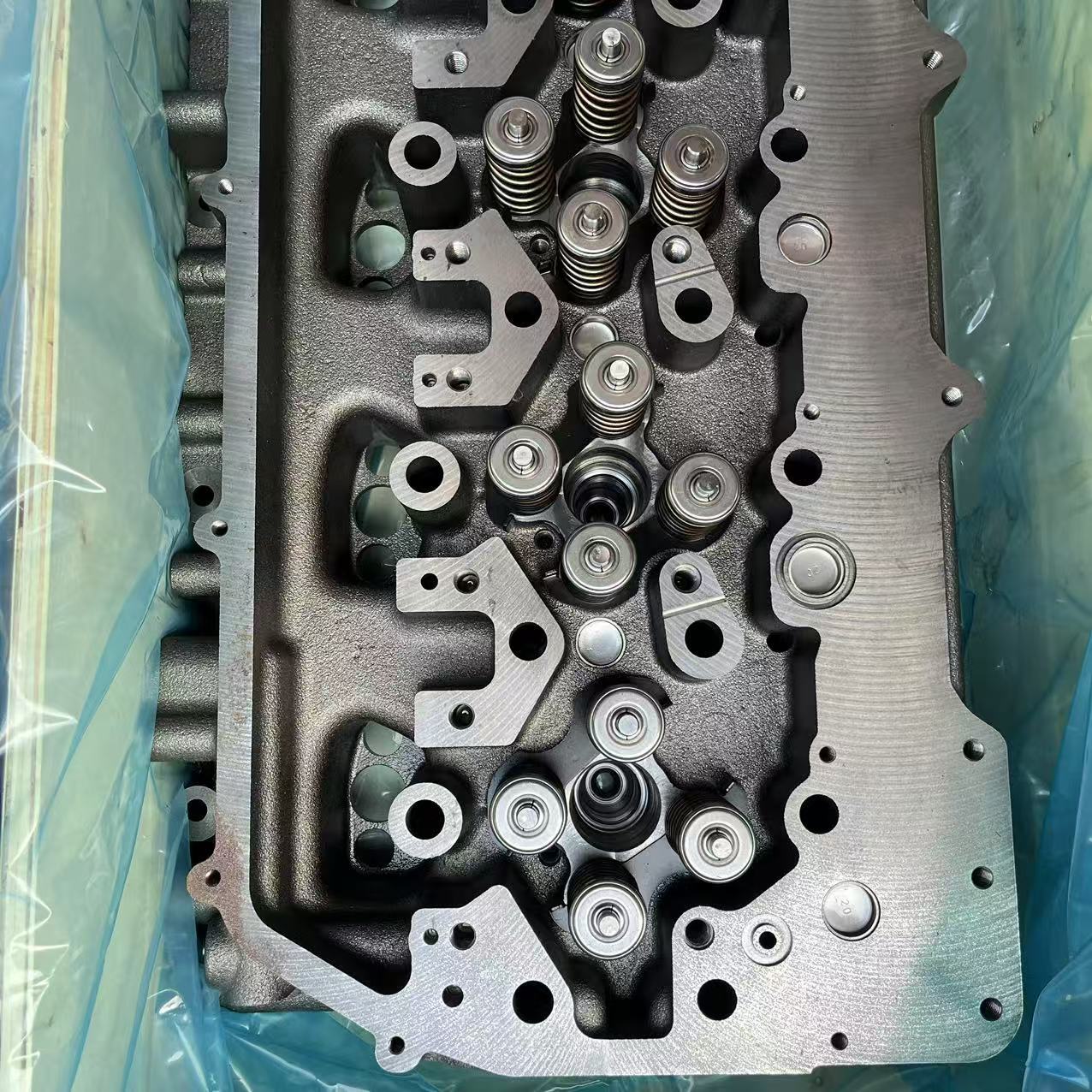 C13 Complete Cylinder Head 223-9250 223-7263 245-4324 305-0617 Cylinder Head C13 for CAT C13 Engine