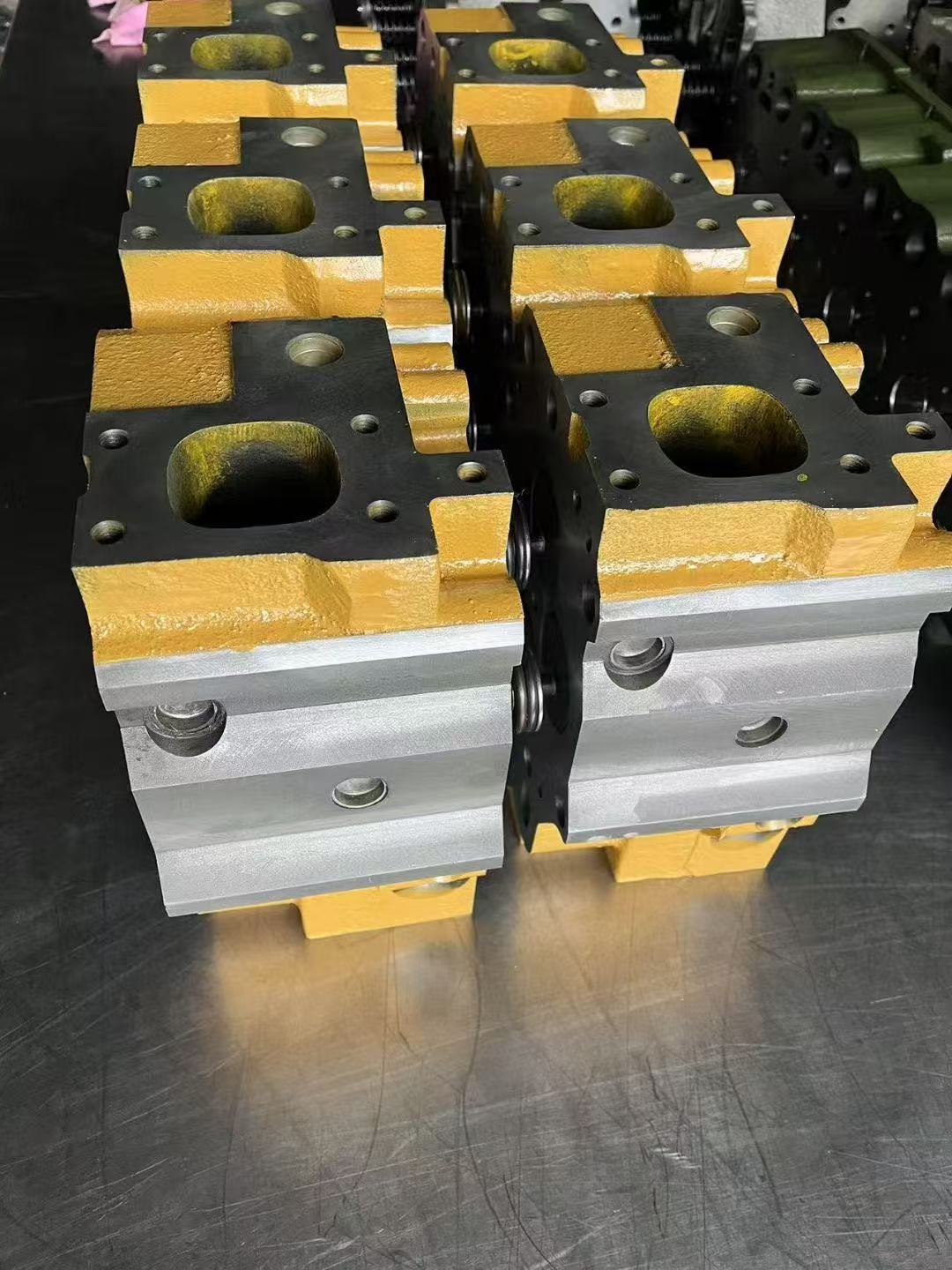 Excavator Part Diesel Engine SAA6D140E-5 6D140 Cylinder Head 6261-11-1100 6261111100 Cylinder Head Assy Machinery Engine Parts