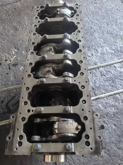 Excavator Diesel Engine Cylinder Block 6WG1 Cylinder Long Block for Isuzu 4bd1 4be1 4hk1 4jb1 6hk1 6uz1 6wg1 Cylinder Block Assy
