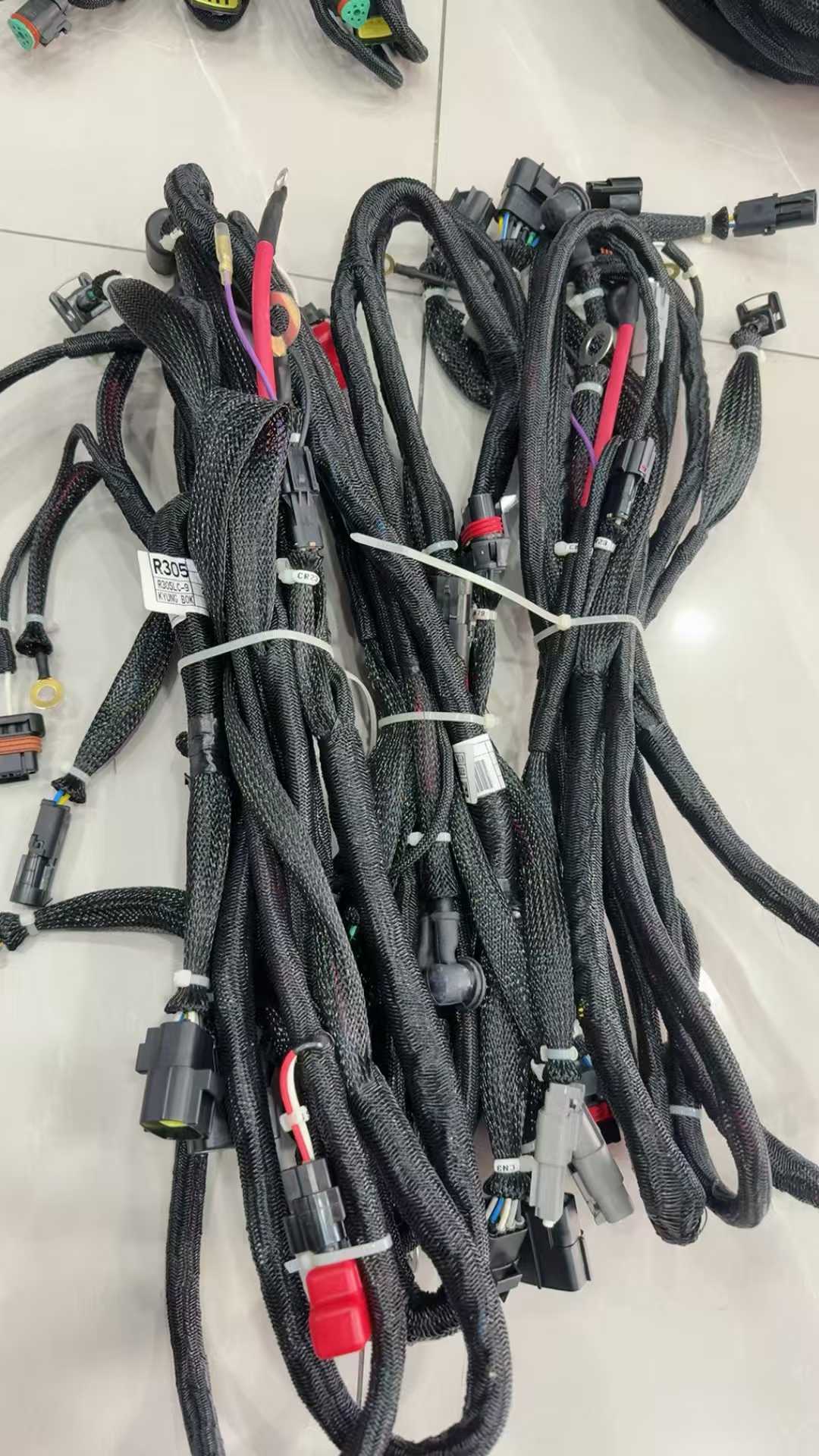 R305LC-9T Wire Harness 2BQ8-10103 21Q6-10501 21Q6-10405 21Q6-10704 Whole Complete Vehicle Wiring Harness for Hyundai R305-9T