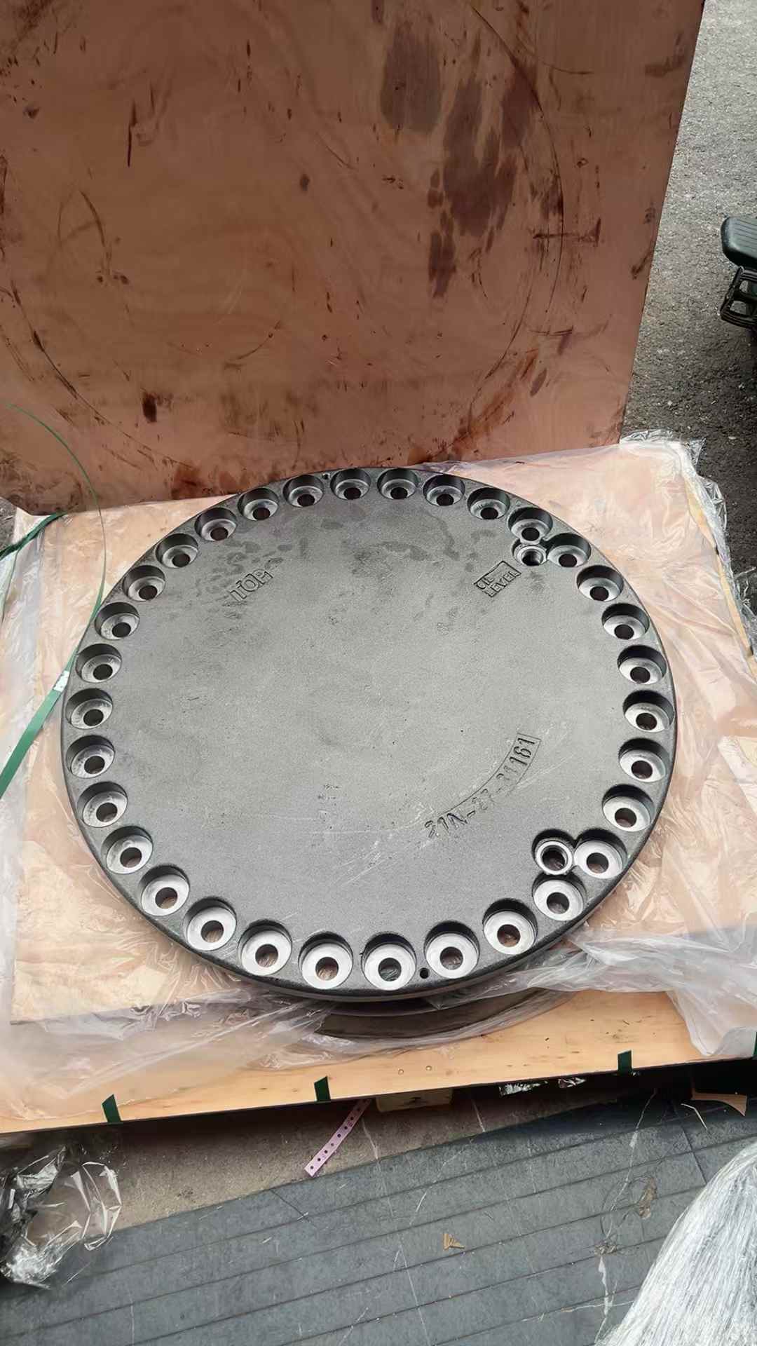 Original Special Price Shaft 21N-27-31340 Travel Reducer Housing for Komatsu PC1250-8 Excavator TRACK FRAME